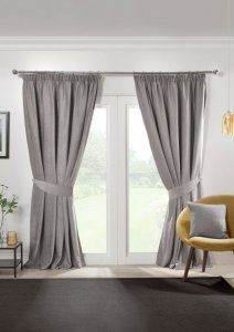Why Choose Commercial Pencil Pleat Curtains